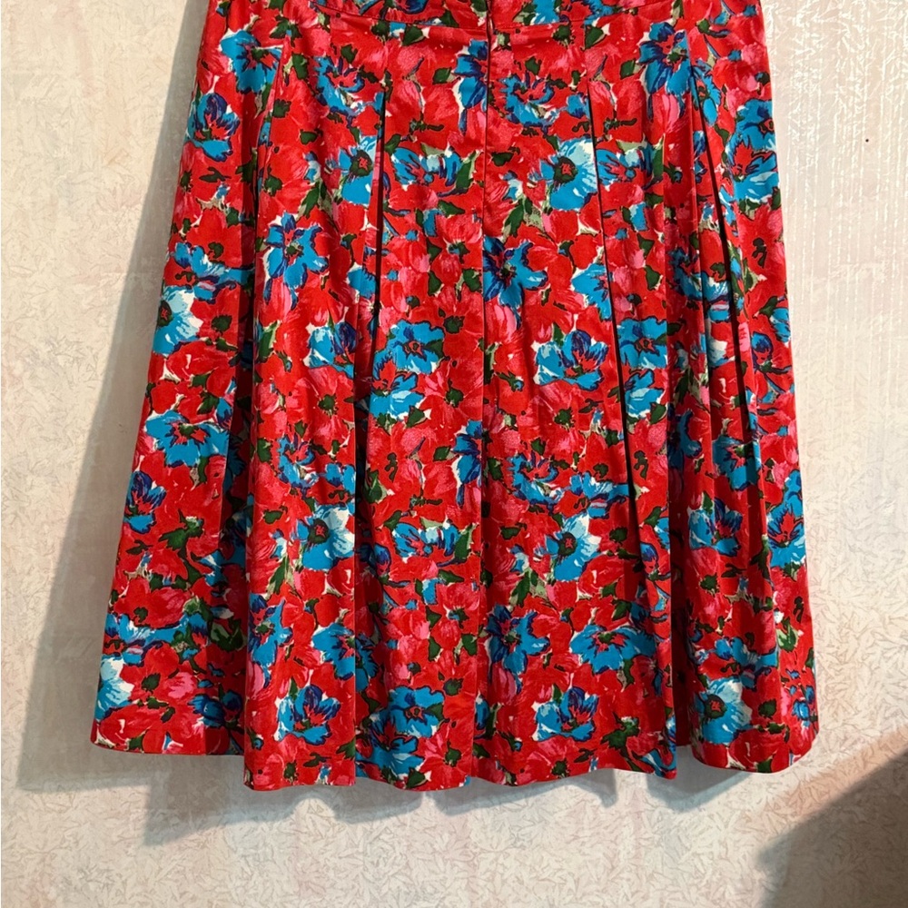 Talbots Red and Blue Floral A-Line Fully Lined Skirt, Sz 12, 97% Cotton - Picture 2 of 6